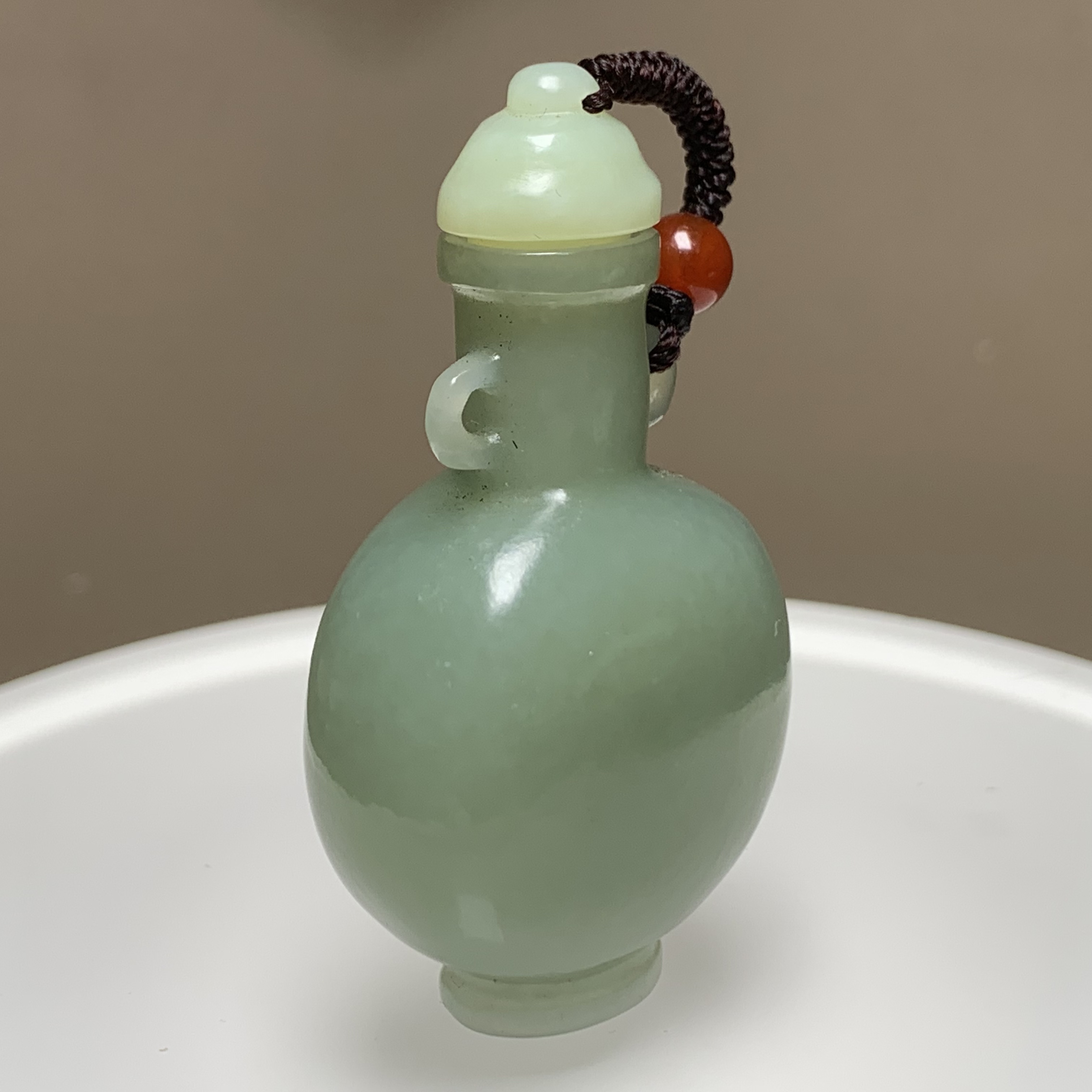 D1042珠宝玉石精选和田玉鼻烟壶