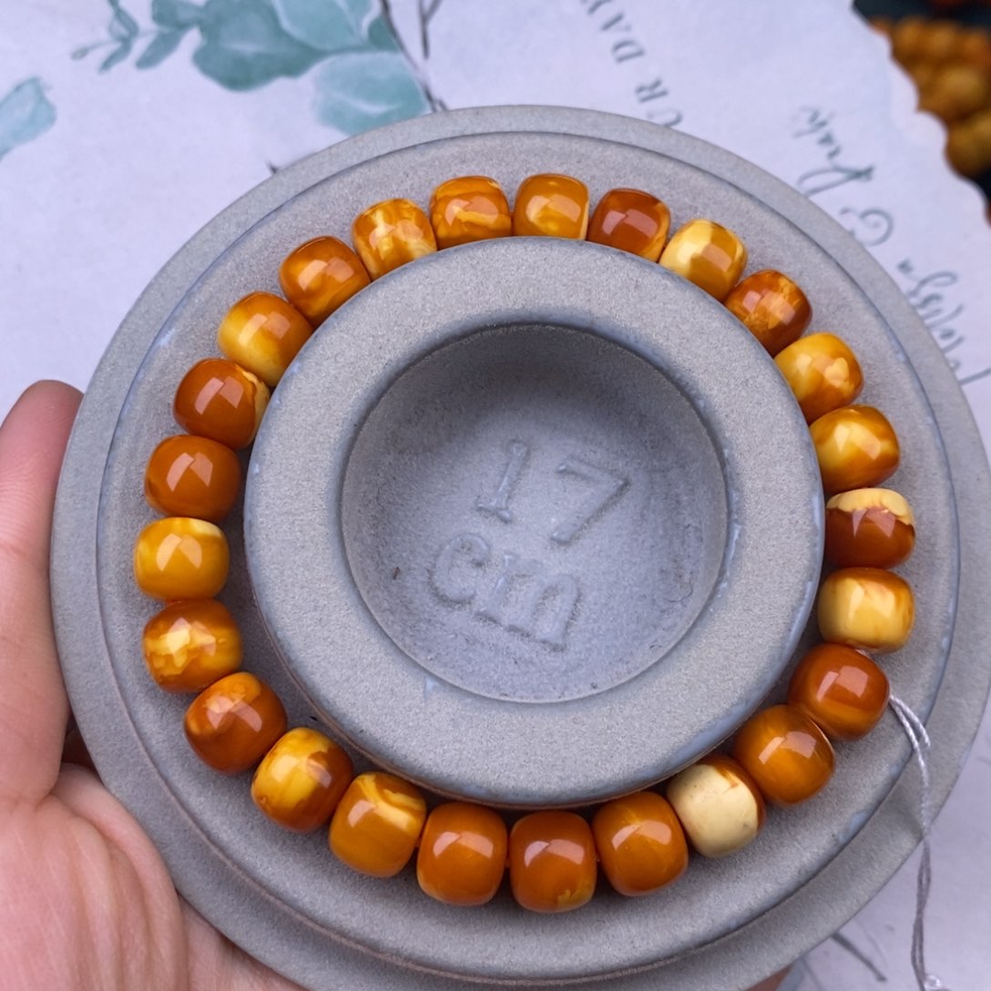 蜜蜡裸石未镶嵌蜜蜡