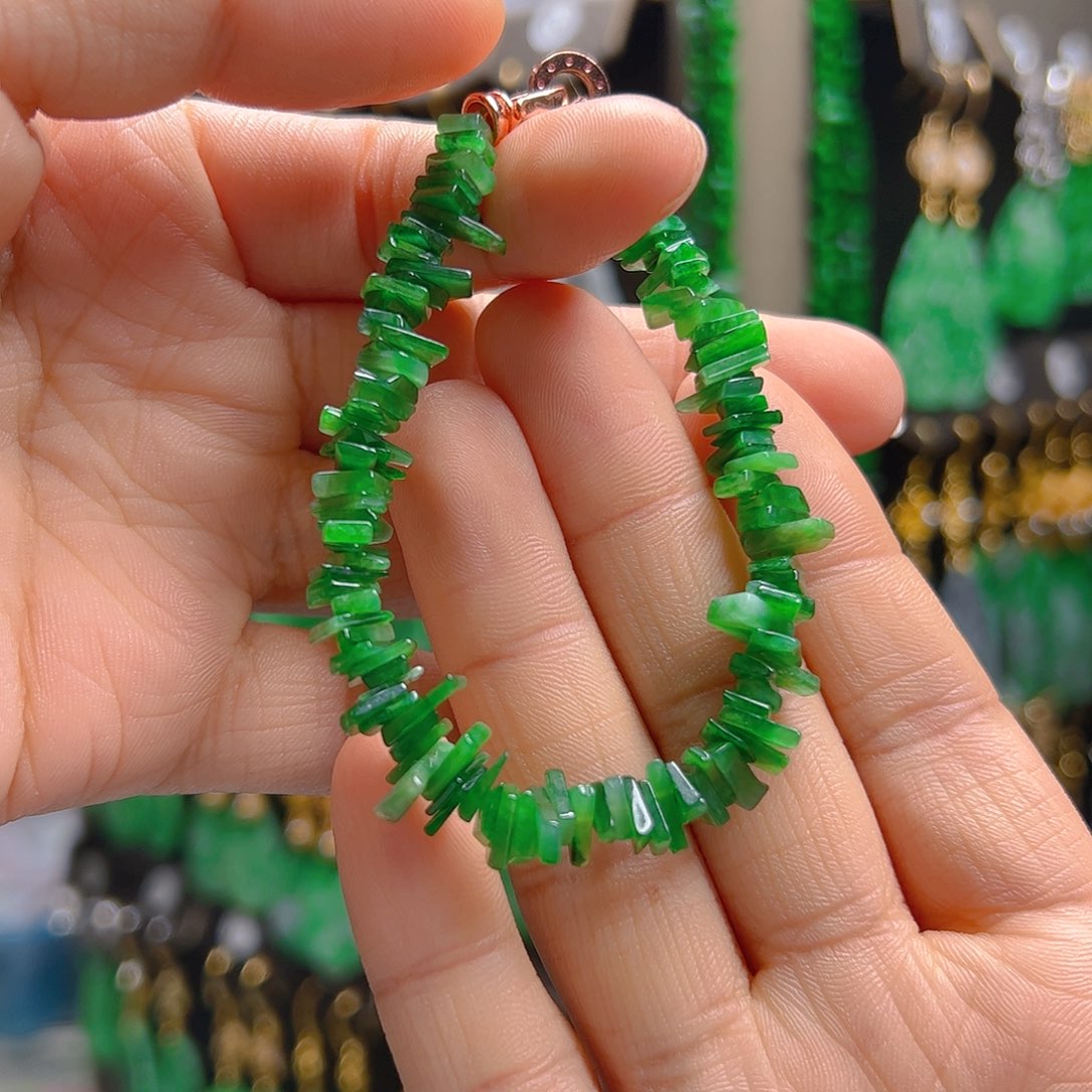 未镶嵌翡翠耳饰翡翠