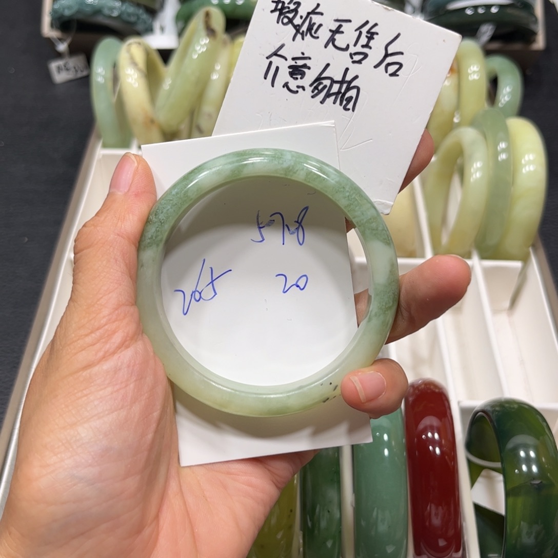 未镶嵌蛇纹石玉手镯