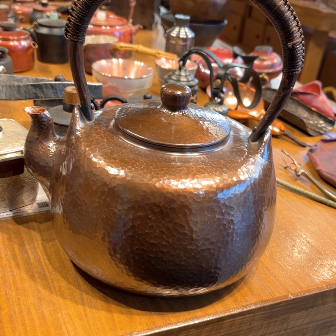 复古烤色口耳一体壶手工锻打工艺