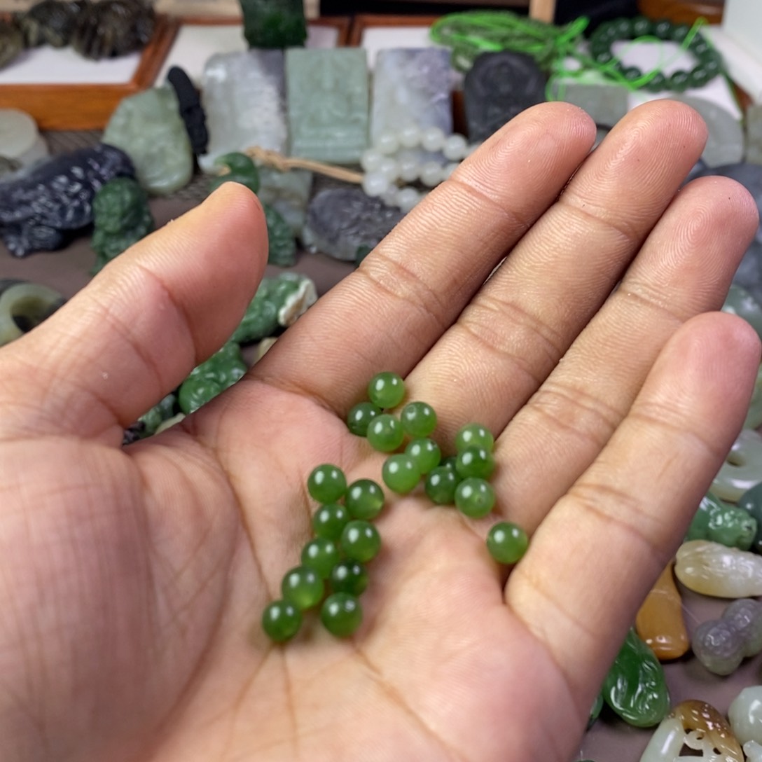 和田玉颈饰未镶嵌锦**子