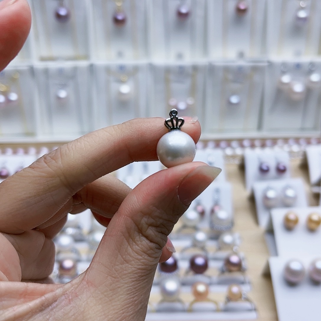 淡水珍珠颈饰合金