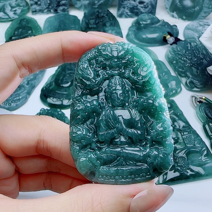 翡翠未镶嵌颈饰多样性发货天然的A货翡翠