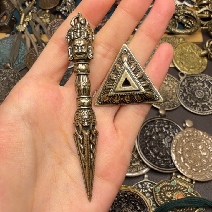 藏传文玩九宫如图