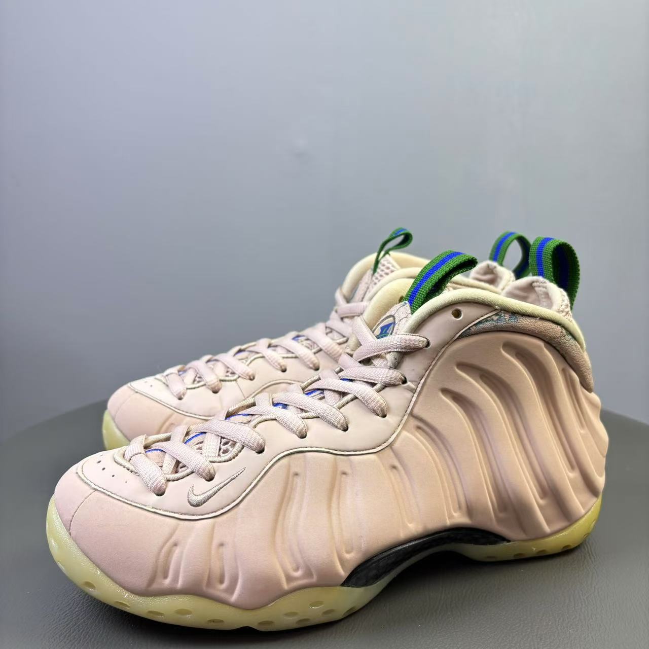 95新 NIKE/耐克 40码/内长255 Nike奶茶喷 喷泡 粉色球鞋 非原盒