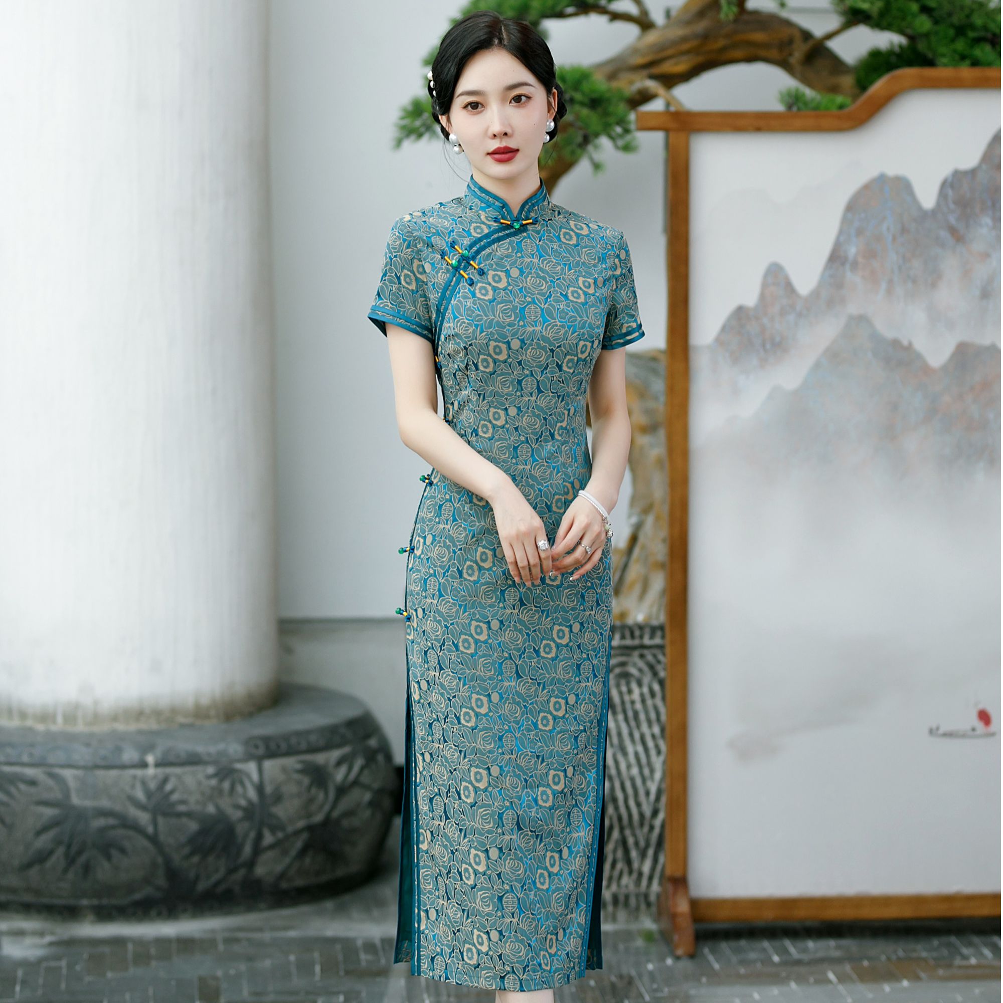 孔雀绿2025夏季新款亲肤高级提花中国风缎丝旗袍手工长款气质显瘦