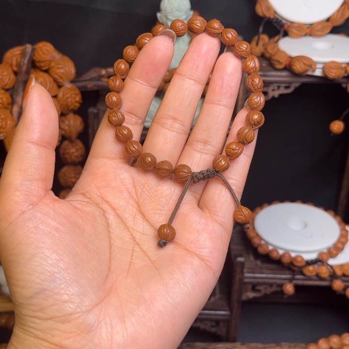 *****吊坠桃核小龙纹手串