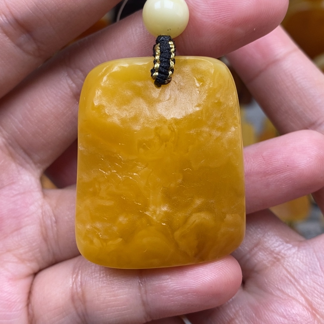 未镶嵌琥珀珠宝奇石