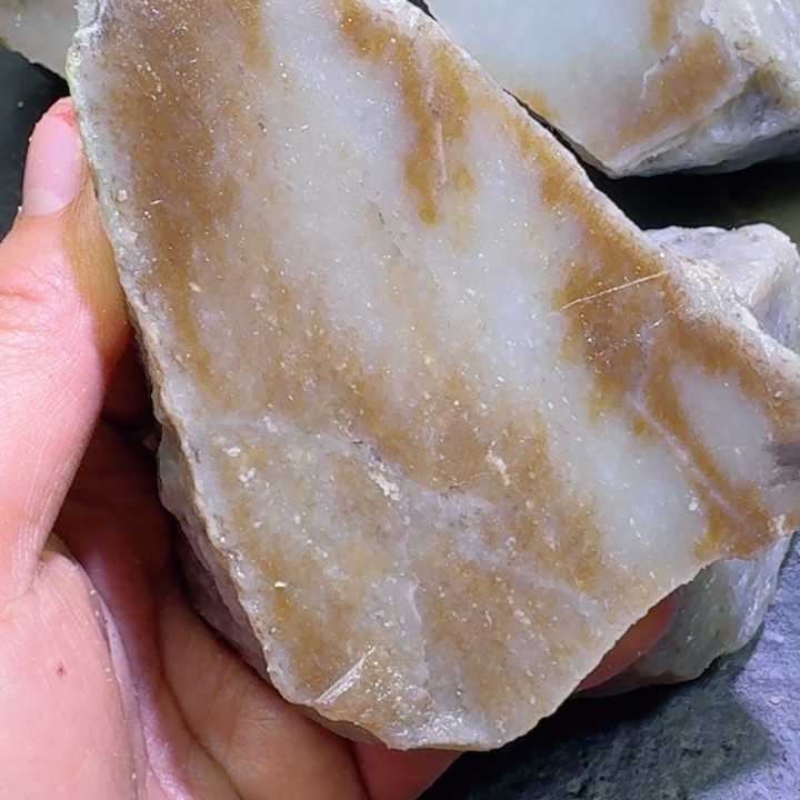 和田玉未镶嵌珠宝半成品