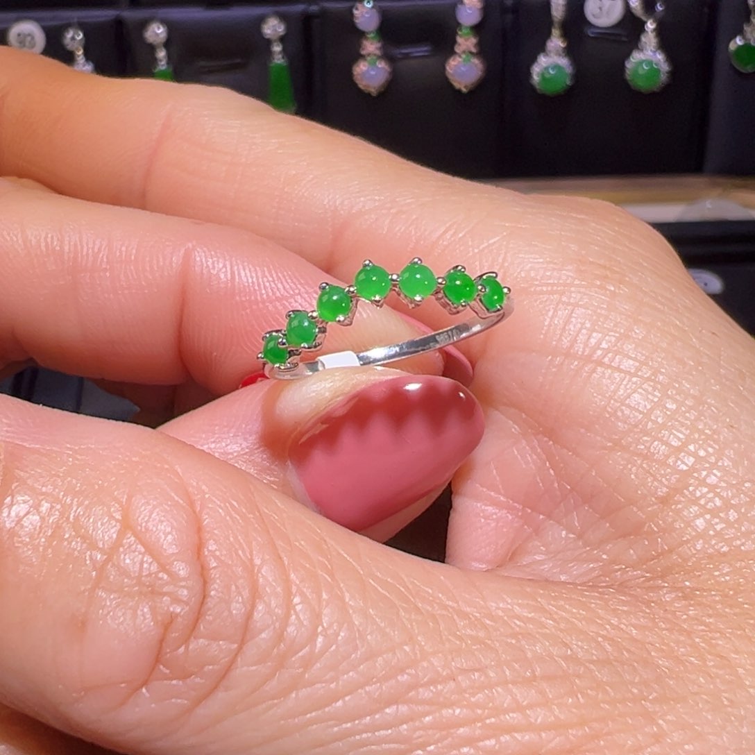 翡翠颈饰18K金镶嵌戒指