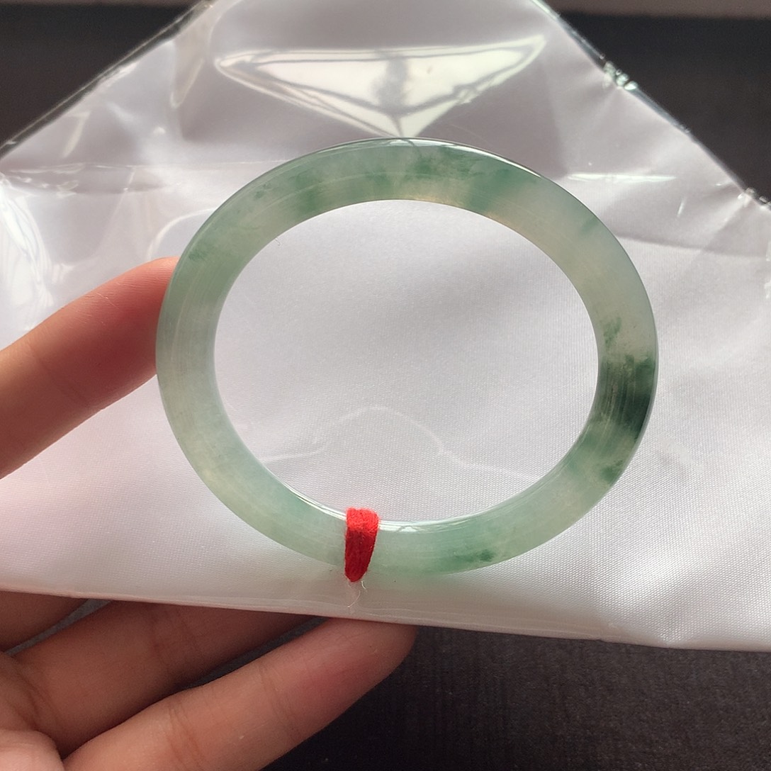 翡翠未镶嵌手镯53贵妃有裂扣