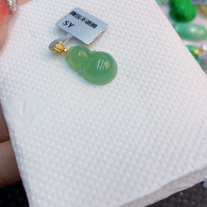 颈饰未镶嵌翡翠我***呀天然翡翠