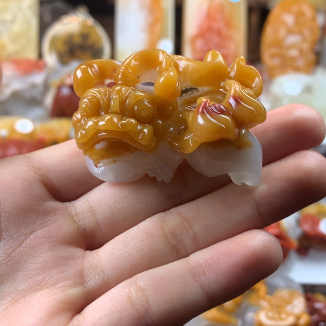 石英质玉（黄龙玉）挂件未镶嵌