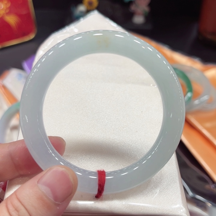 翡翠手镯未镶嵌49.7圆