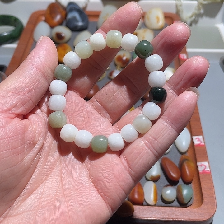 和田玉（糖玉）未镶嵌手链