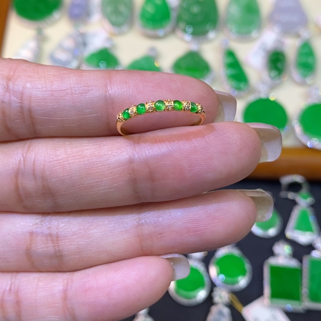 翡翠戒指18K金镶嵌戒指