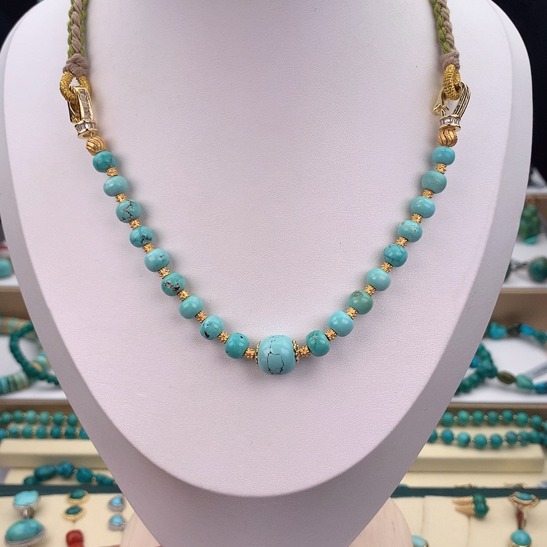 绿松石未镶嵌颈饰