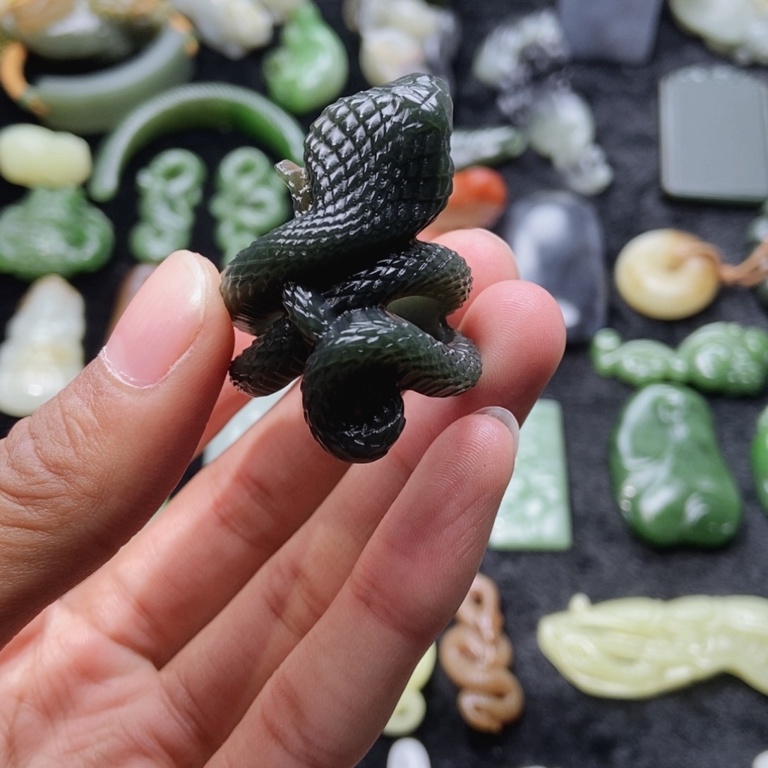 和田玉颈饰未镶嵌