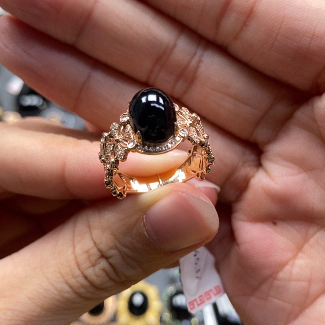 18K金镶嵌戒指翡翠墨翠