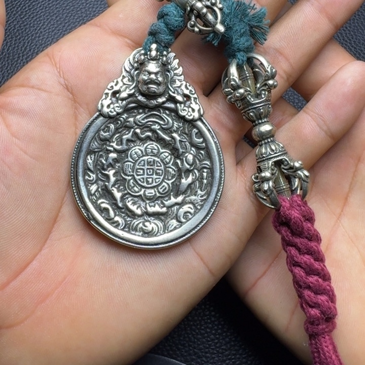 刘***蛋泥塑藏式风格九宫格..