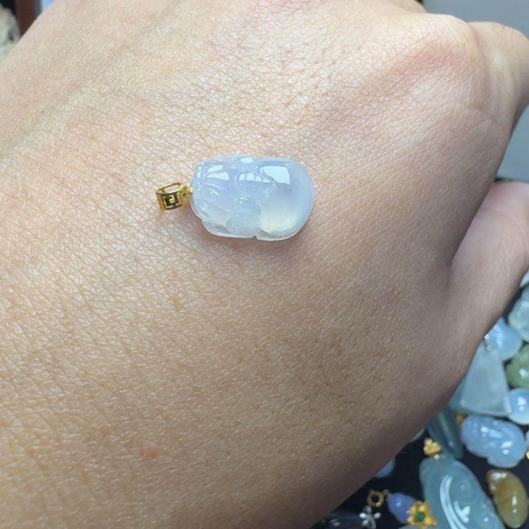 翡翠18K金镶嵌颈饰小貔貅