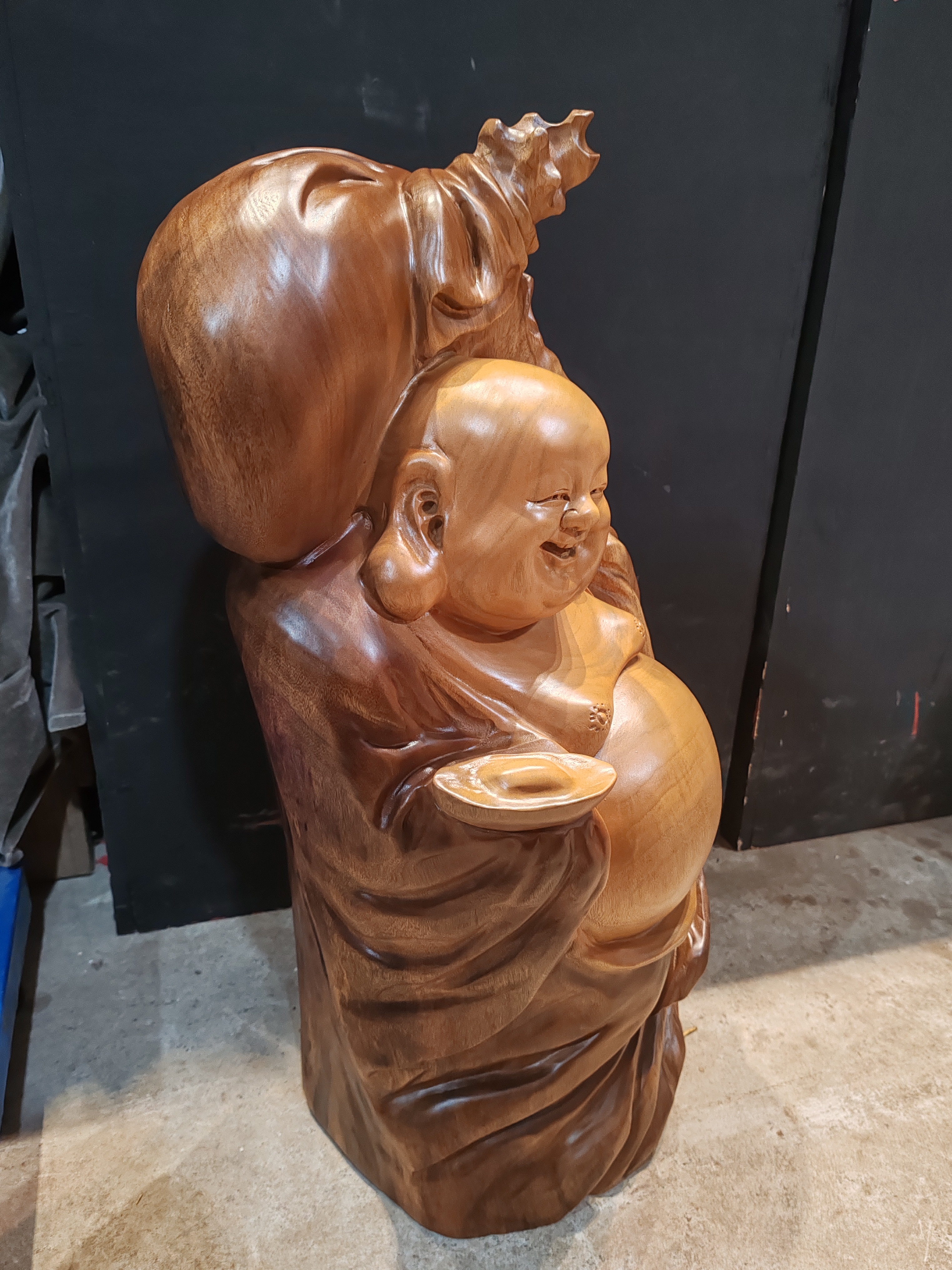 香樟木人物雕刻摆件