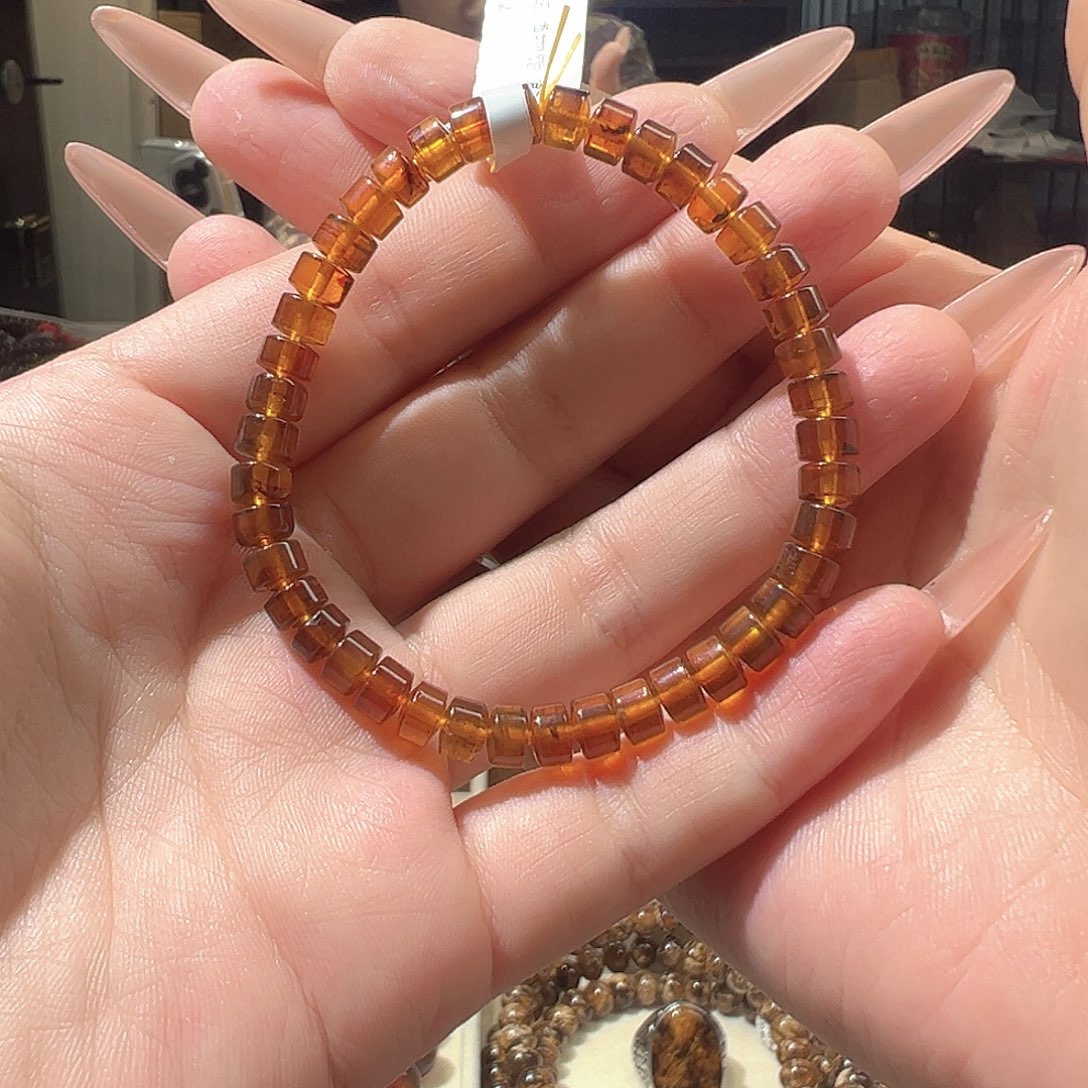 琥珀未镶嵌裸石抚顺琥珀净水