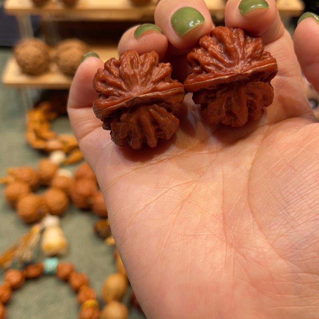 文玩核桃把件麒麟爪全品