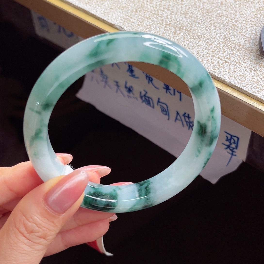 翡翠未镶嵌手镯手镯