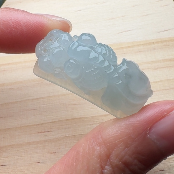 @***王翡翠未镶嵌颈饰手牌