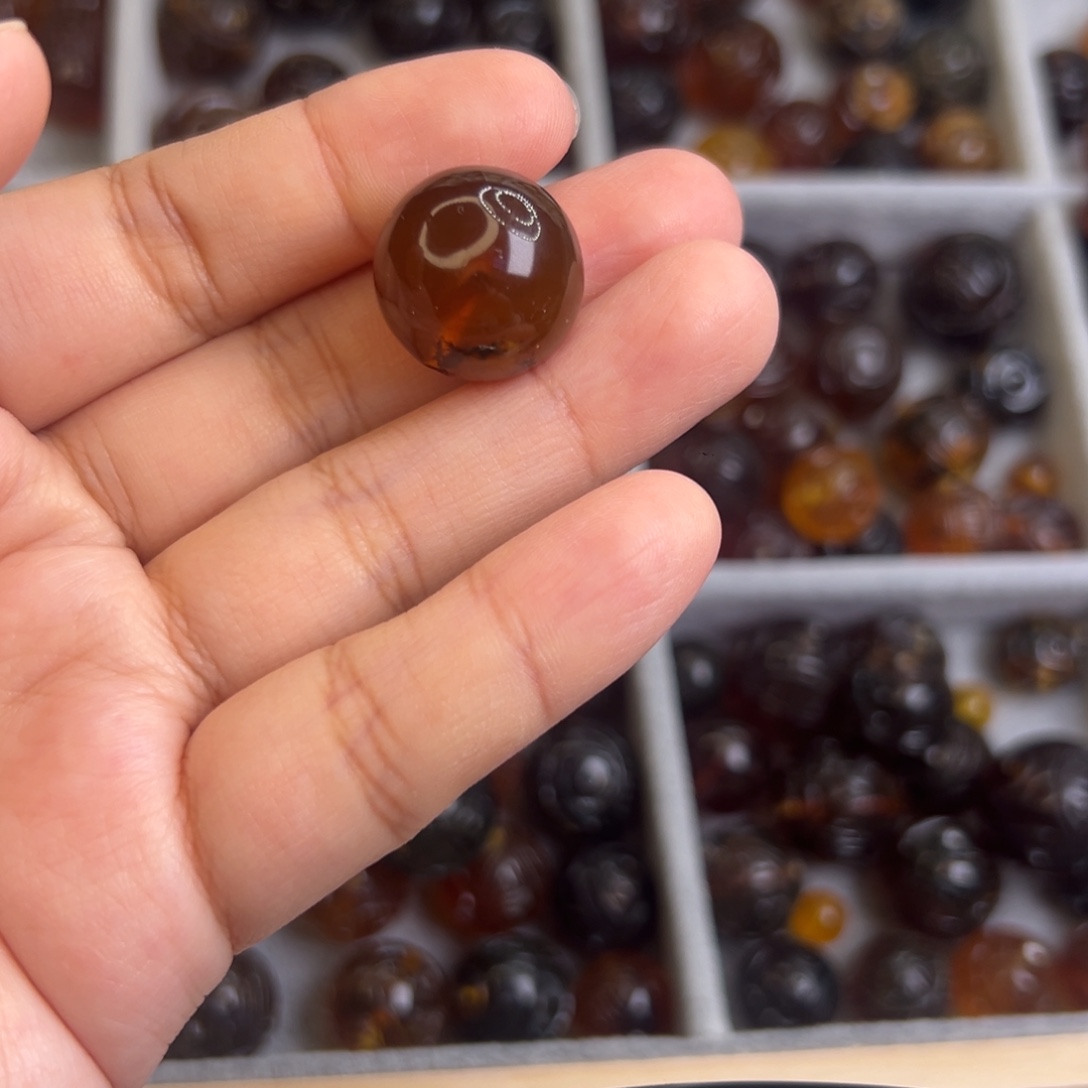 琥珀未镶嵌裸石蜜蜡18+