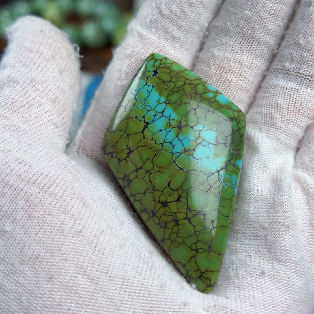 未镶嵌绿松石珠宝奇石