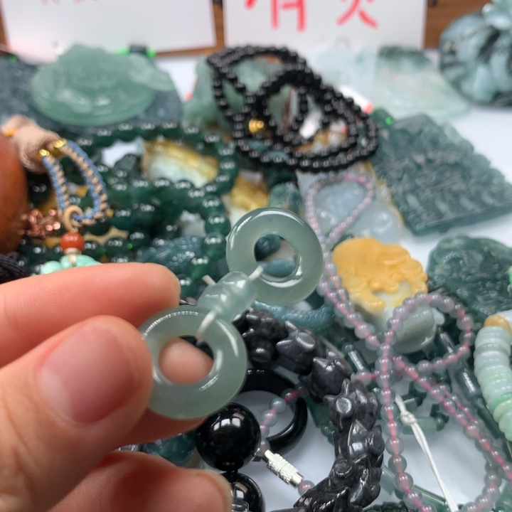 翡翠颈饰未镶嵌保真天然A货翡翠