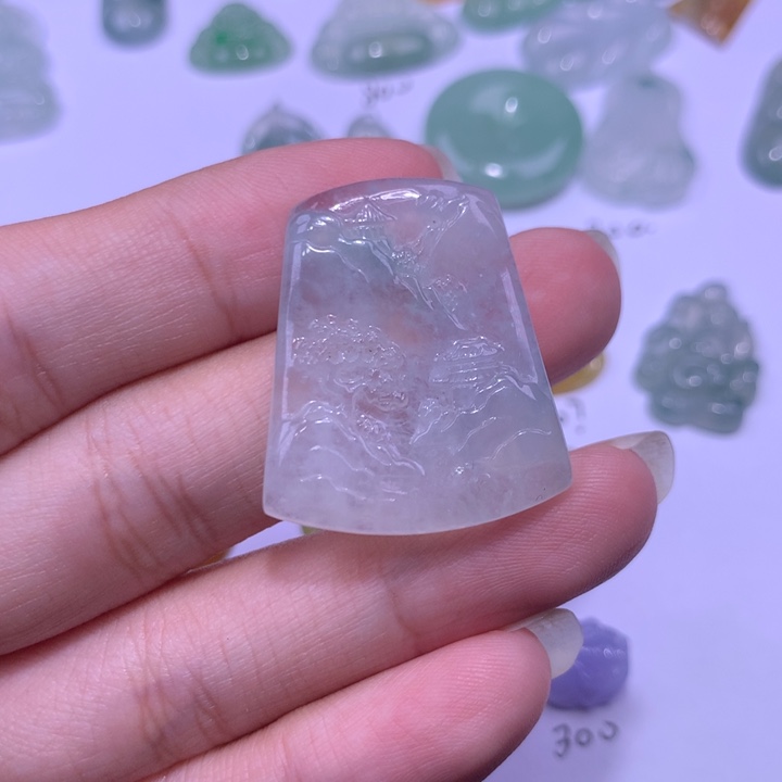 翡翠未镶嵌颈饰山水牌