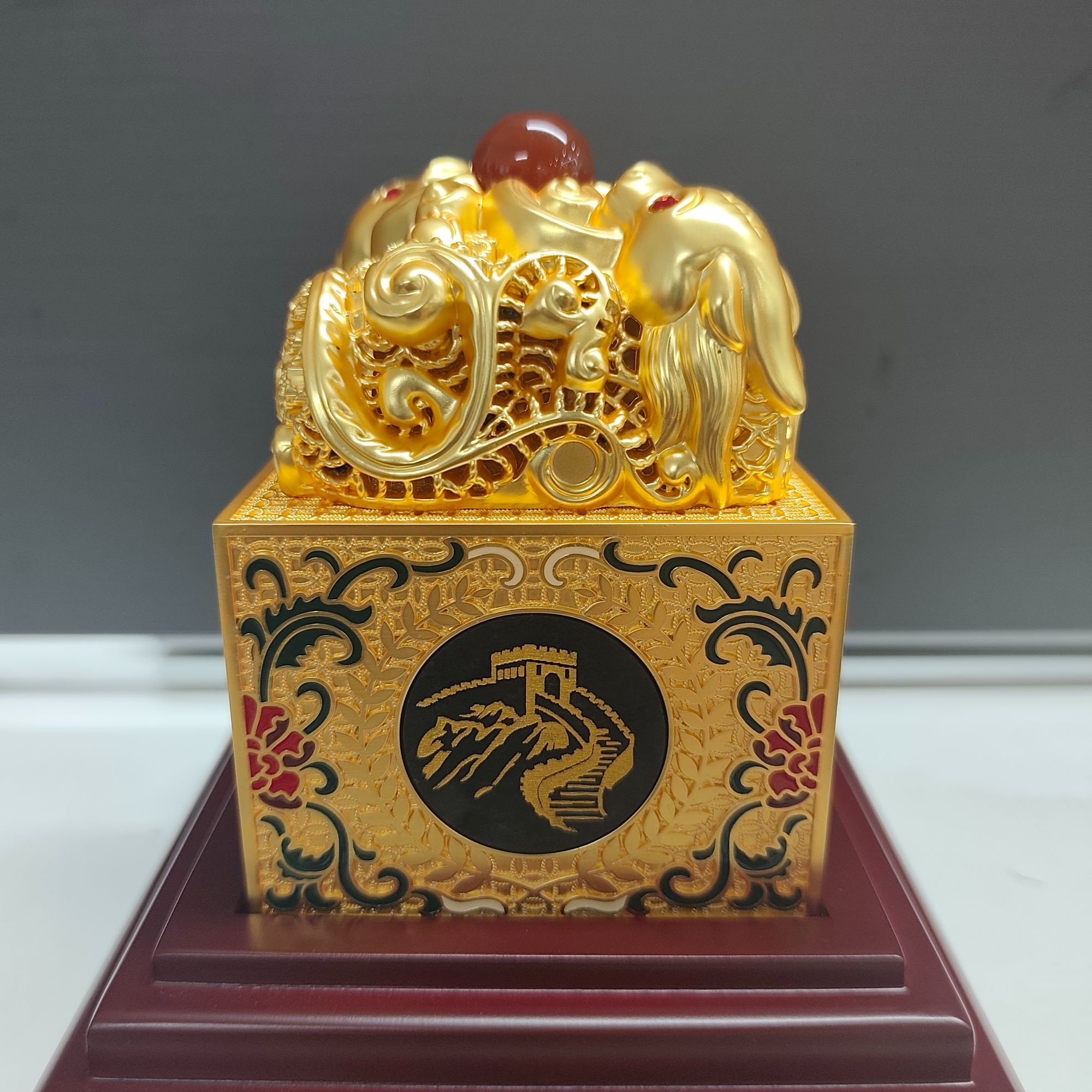 非遗花丝攥刻和平盛世徽宝