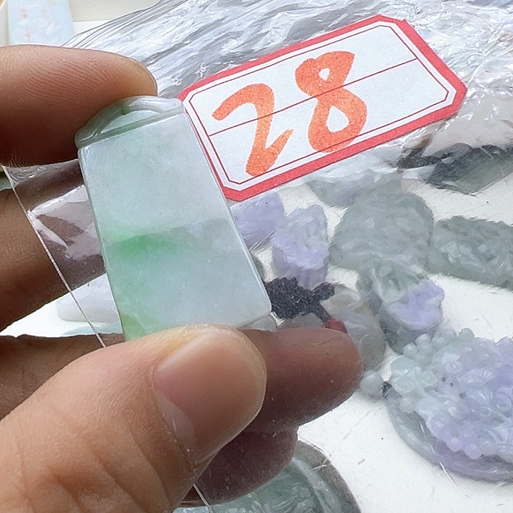 翡翠颈饰未镶嵌天然缅甸翡翠吊坠