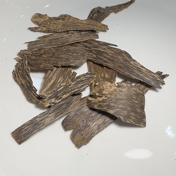 沉香碎屑沉香柬埔寨熏香料1g装