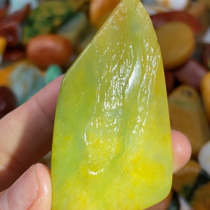 翡翠未镶嵌颈饰缅甸