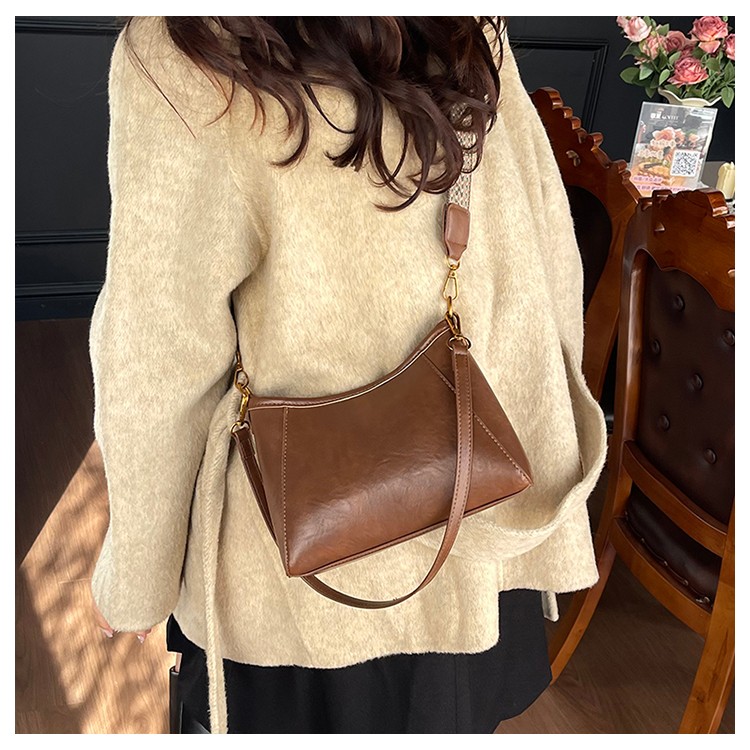 高级感复古包包女2025新款时尚斜挎包百搭单肩腋下包125