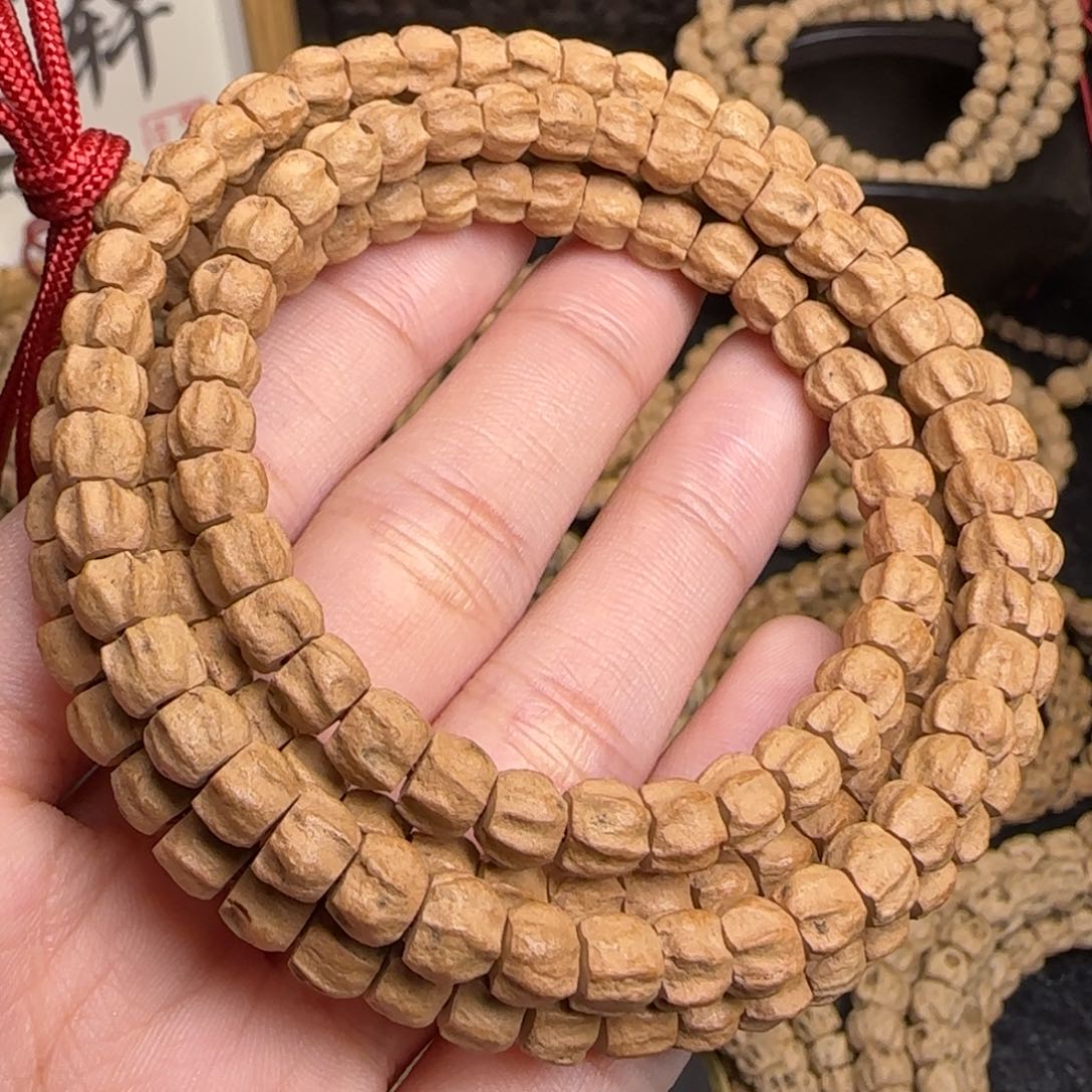 柏香籽/百香籽吊坠小****吗