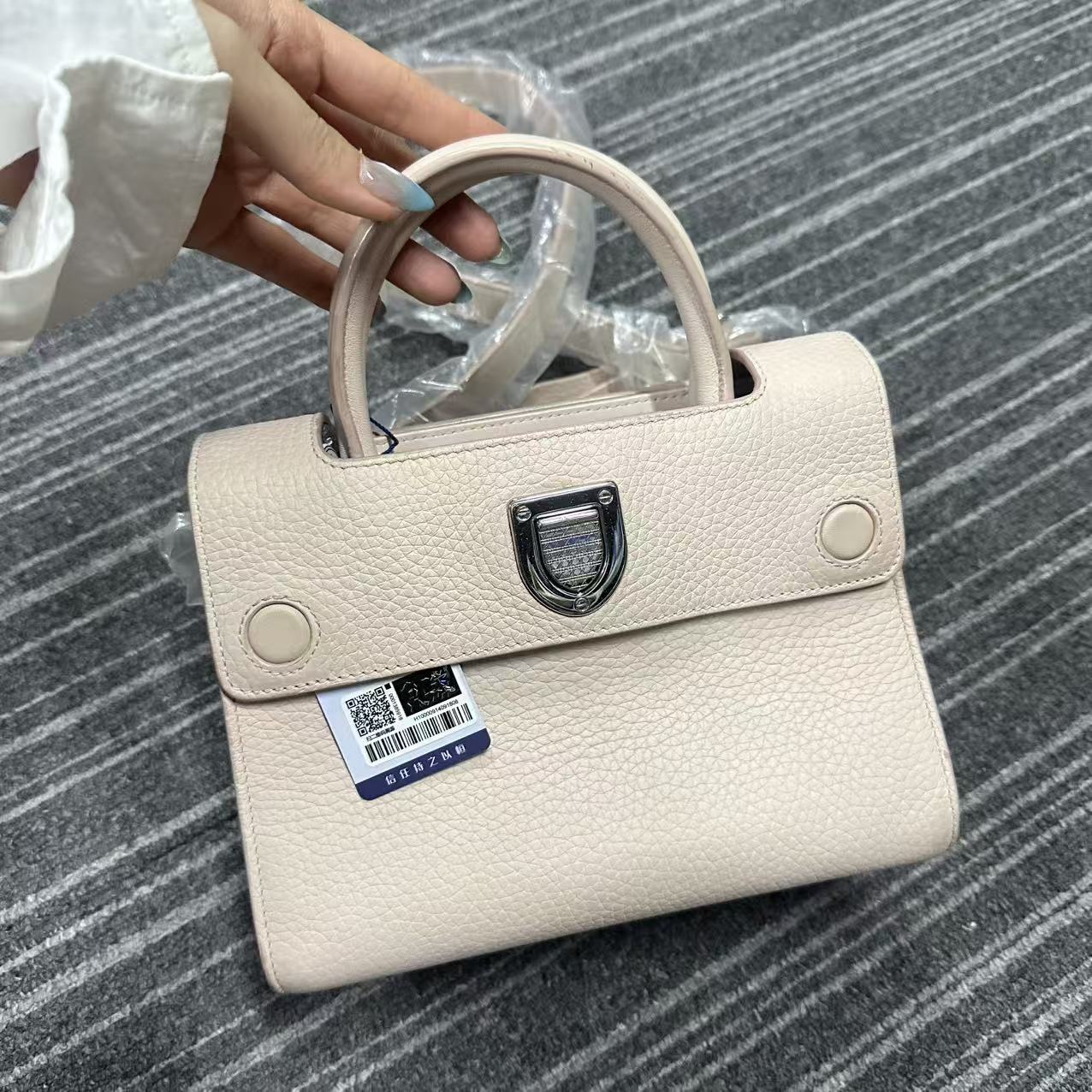 95新 DIOR/迪奥 迪奥白色盾牌手提02007/二奢包包