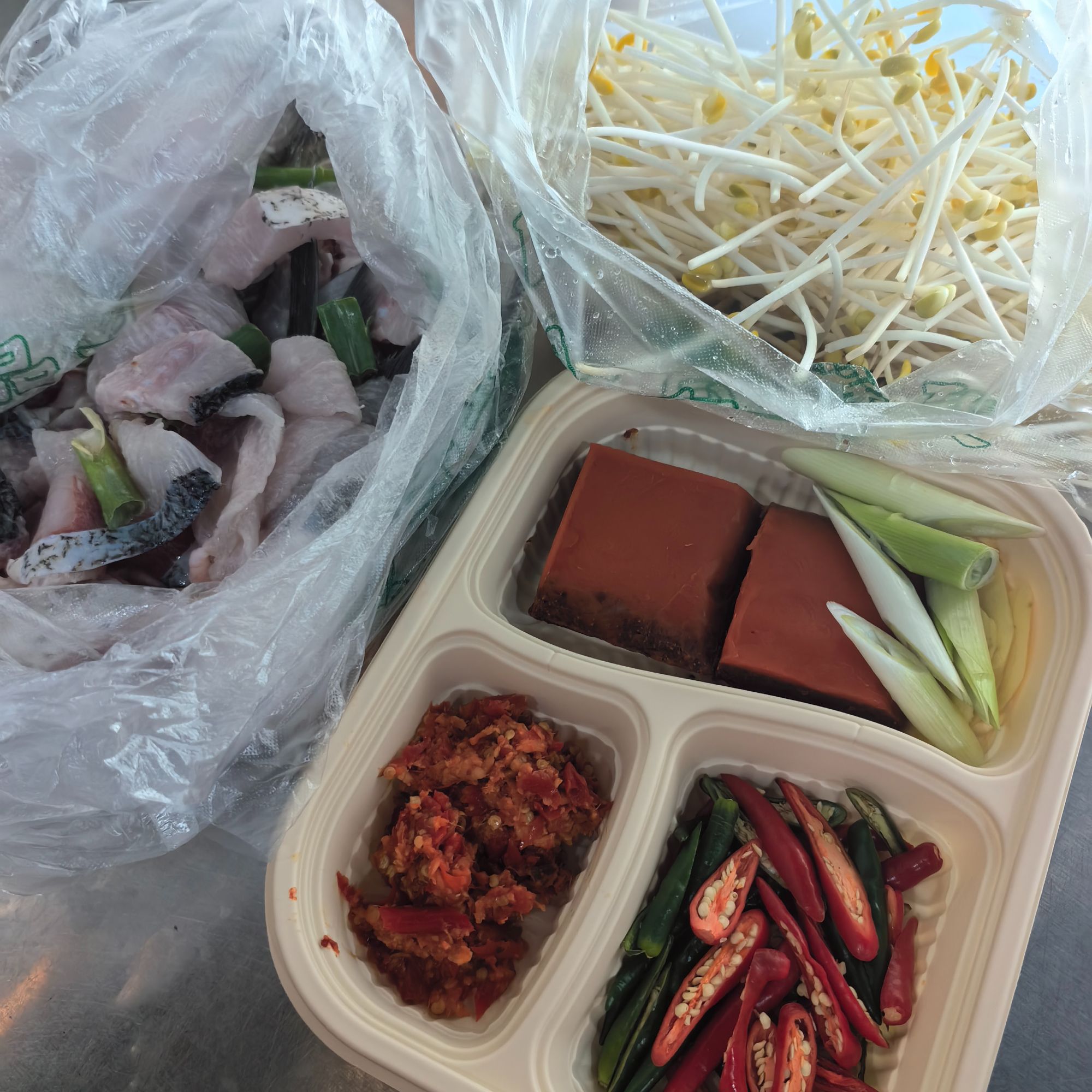 火锅鱼（花鲢约1580g）带底料