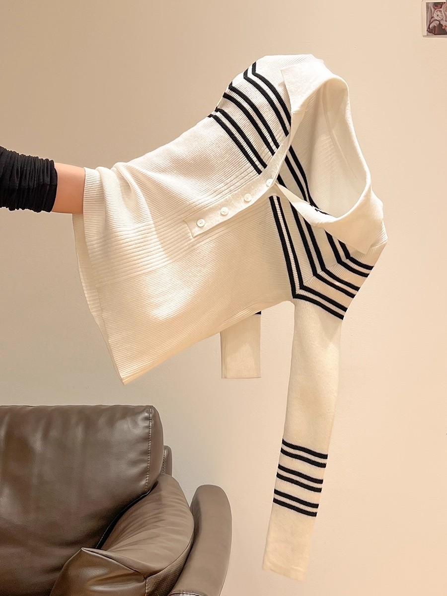 高级感条纹针织打底衫女早春款洋气内搭polo衫超好看显瘦V领上衣