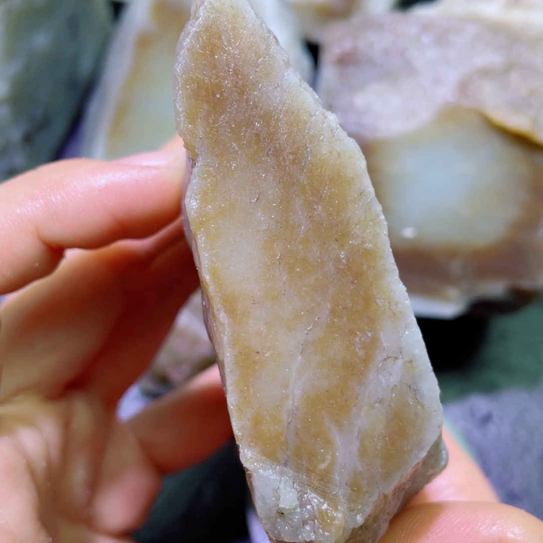 和田玉未镶嵌珠宝半成品