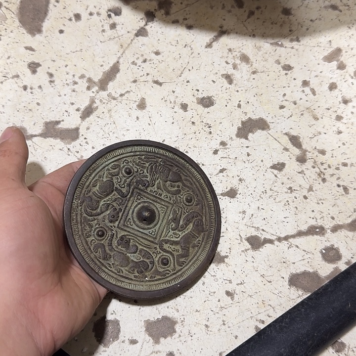 想***猪陶摆件攀登高峰艺术摆件