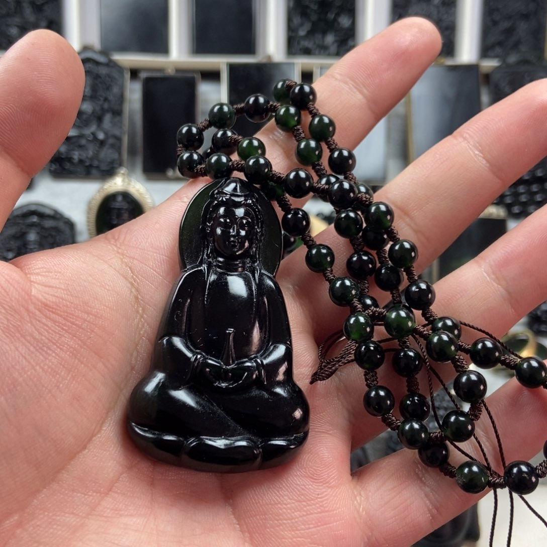 岫玉颈饰未镶嵌大*