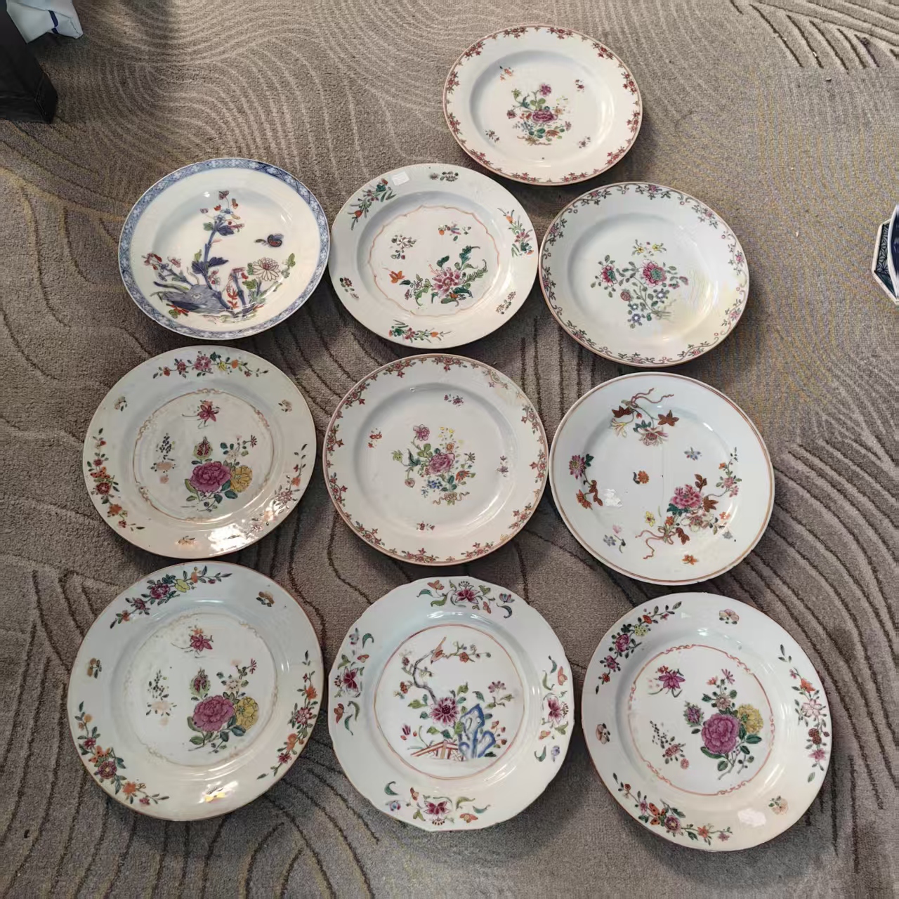 A01031清乾隆粉彩赏盘【其一】