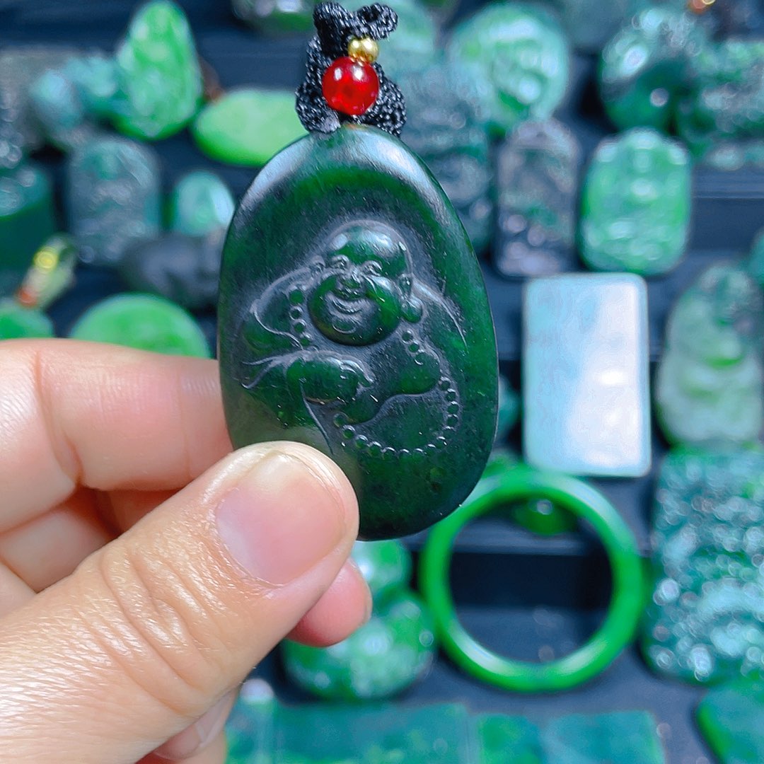 和田玉（碧玉）未镶嵌珠宝奇石