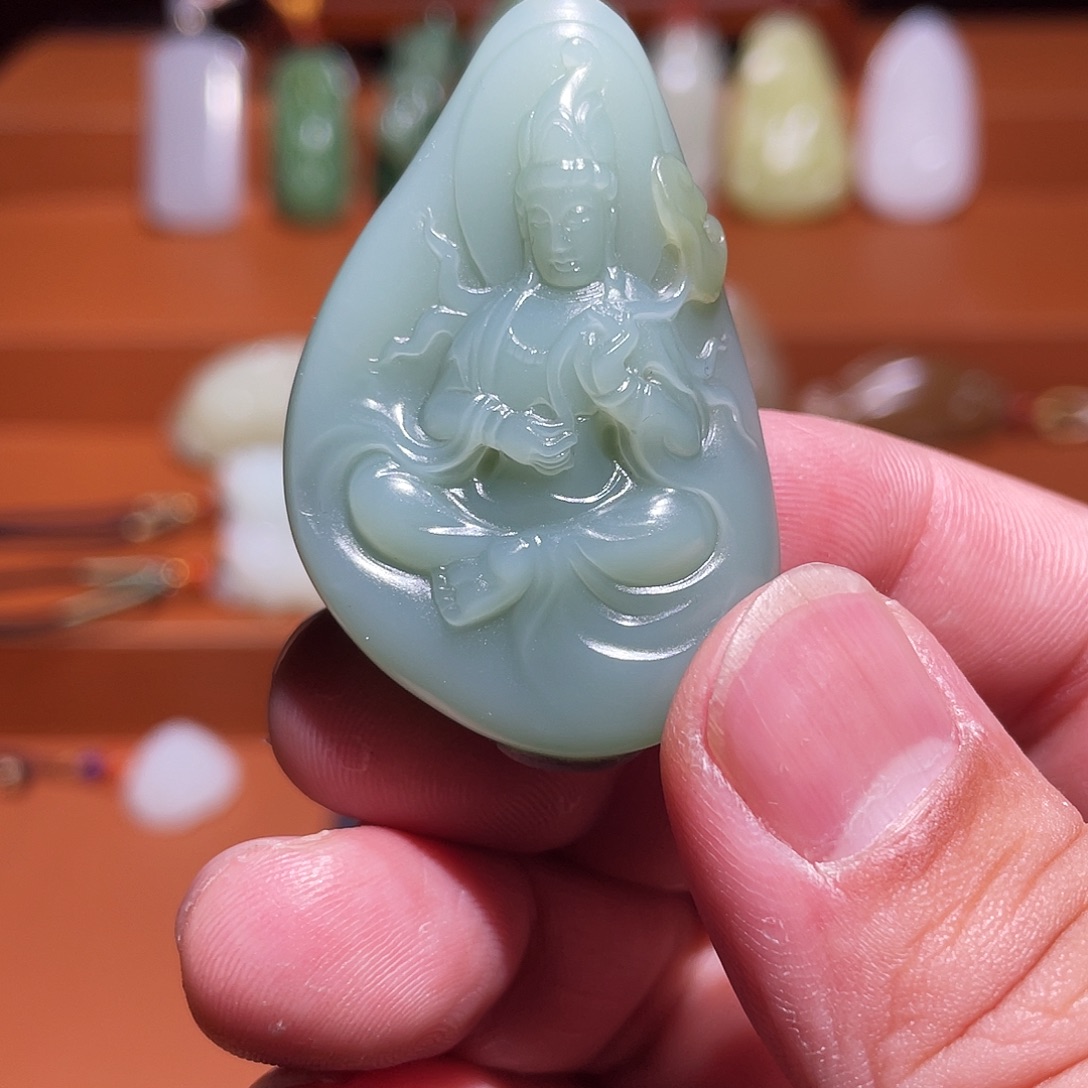 和田玉未镶嵌车挂